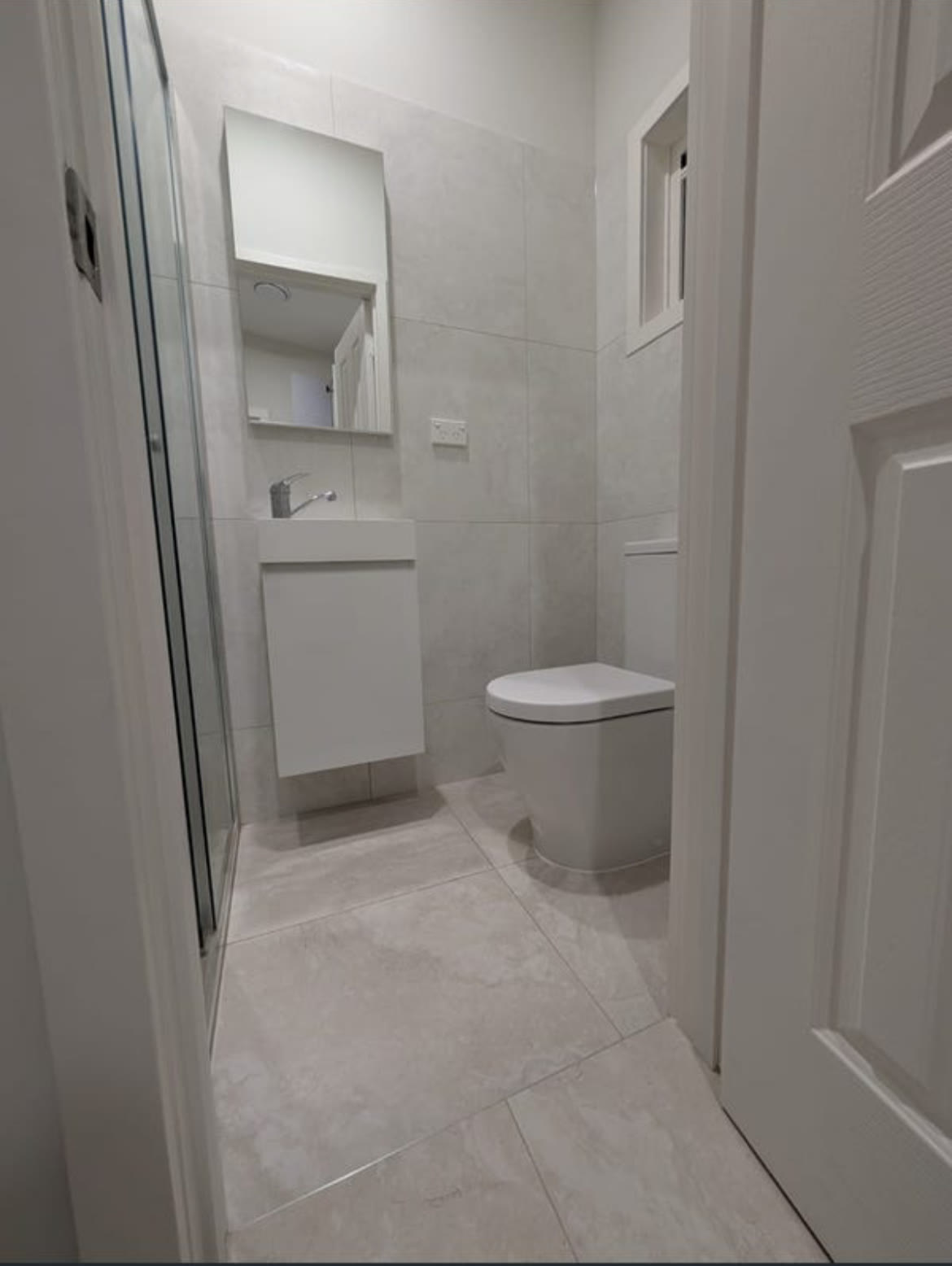After Ivanhoe bathroom renovation by Renova Group