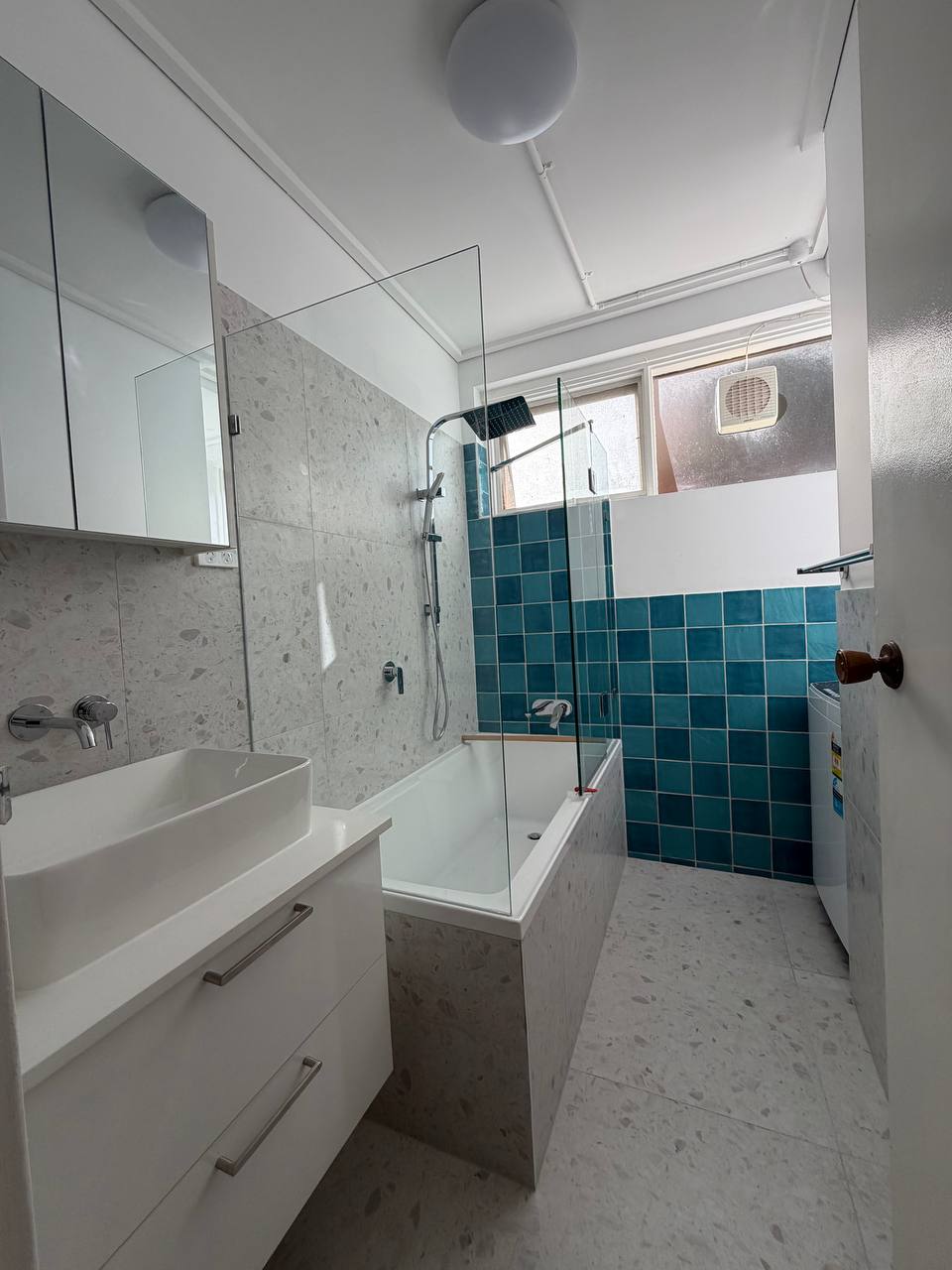 Bathrooms renovation by Renova Group
